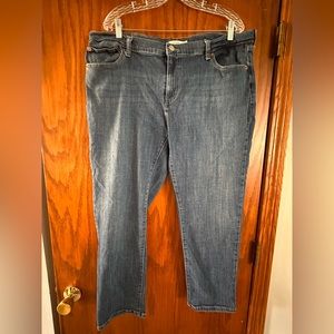 Ladies size Levi’s Size 34 (16) straight leg jean. SFH